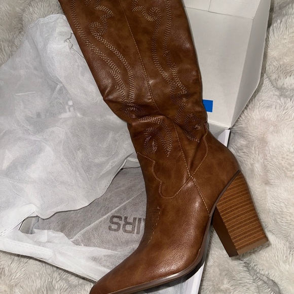 Brown Leather Women's Cowgirl Boots - Picture 2 of 4